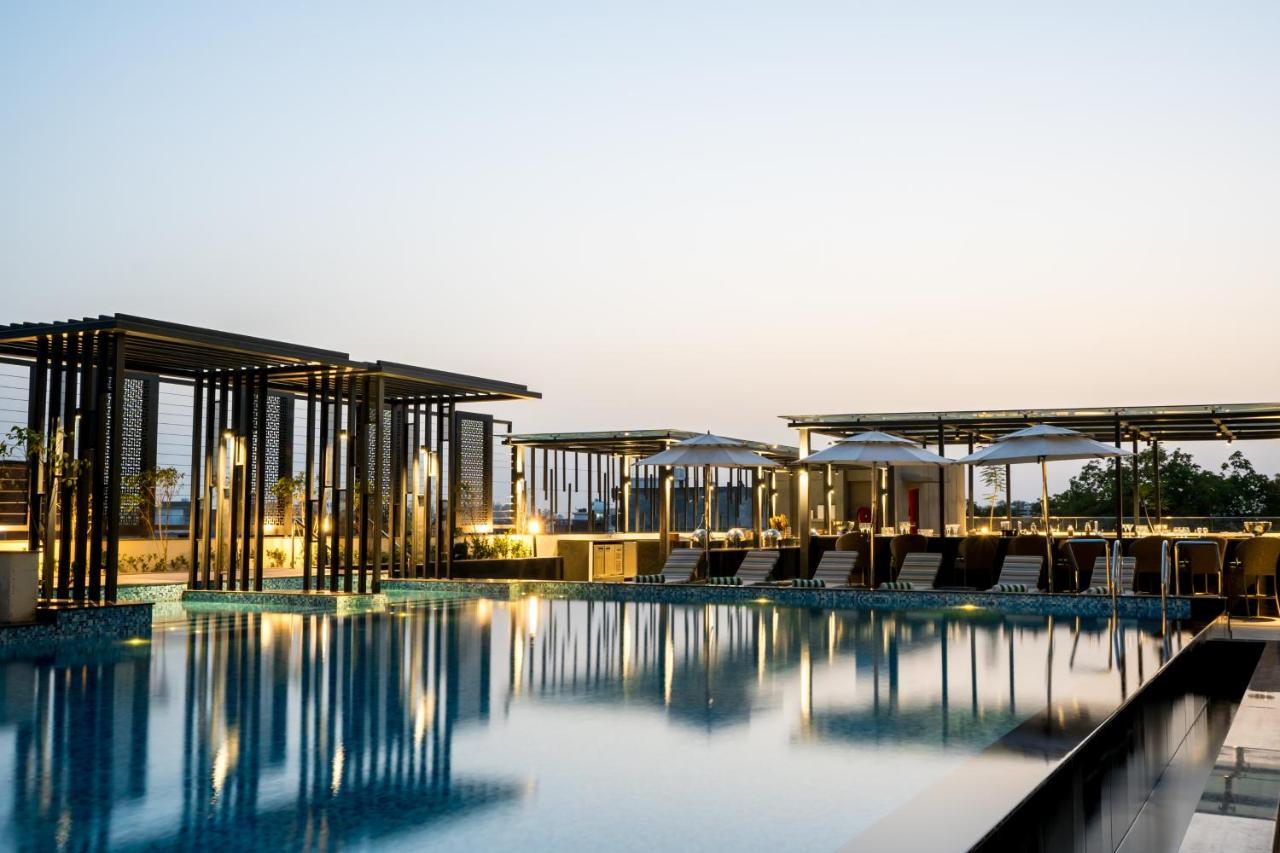 Holiday Inn Lucknow Airport By Ihg ภายนอก รูปภาพ
