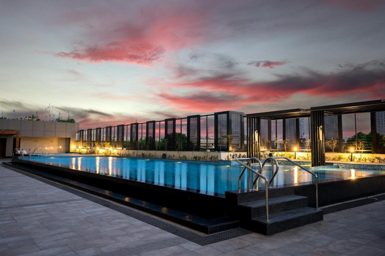Holiday Inn Lucknow Airport By Ihg ภายนอก รูปภาพ