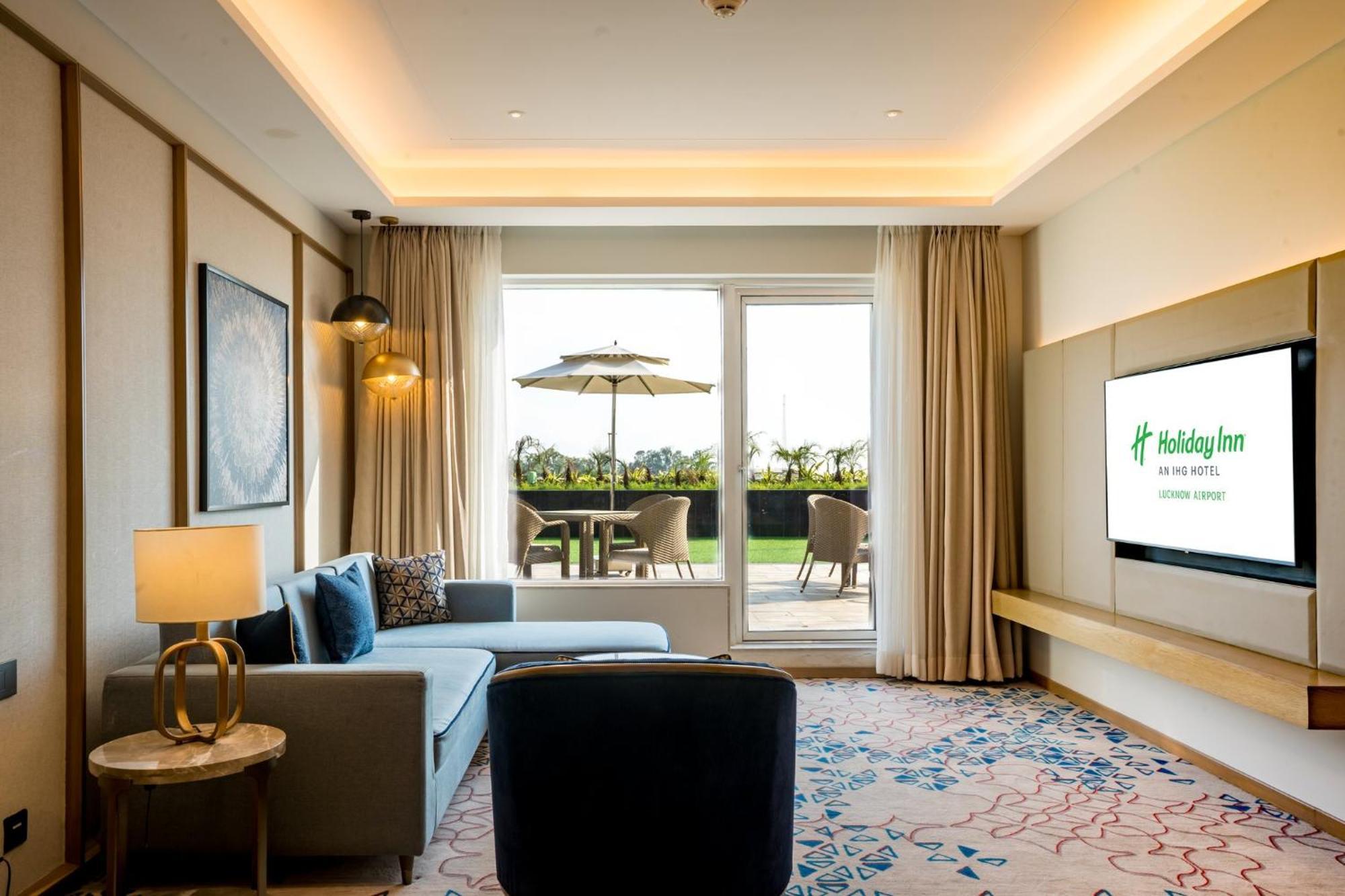Holiday Inn Lucknow Airport By Ihg ภายนอก รูปภาพ