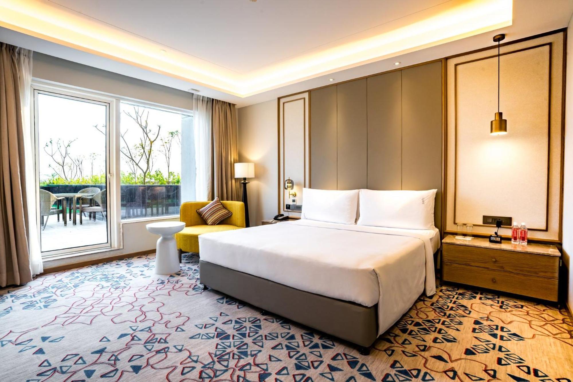 Holiday Inn Lucknow Airport By Ihg ภายนอก รูปภาพ