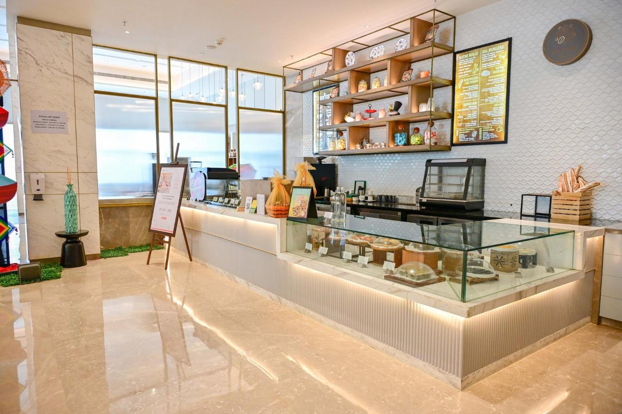 Holiday Inn Lucknow Airport By Ihg ภายนอก รูปภาพ