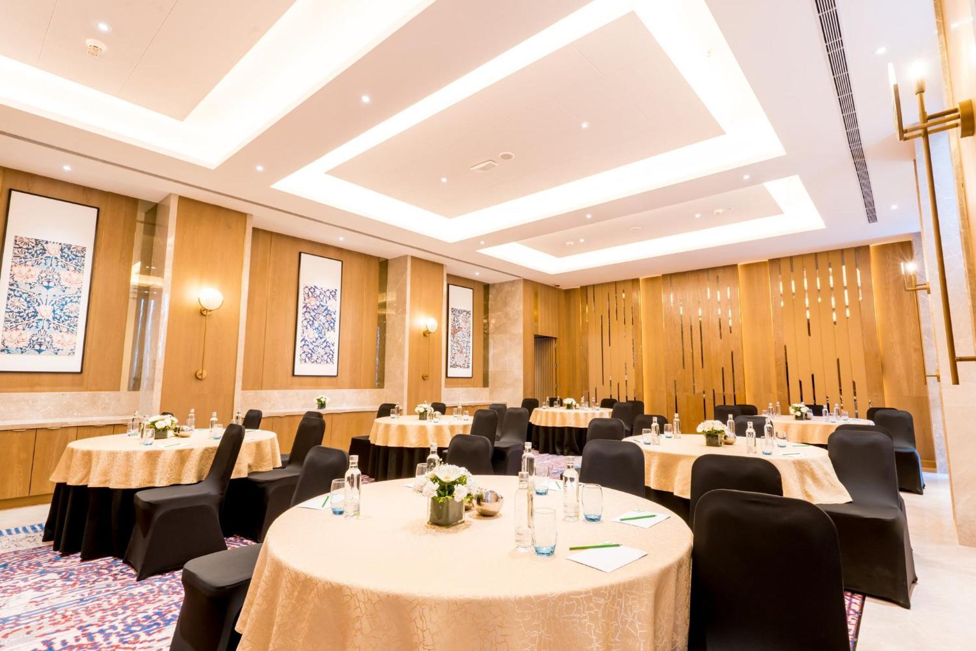 Holiday Inn Lucknow Airport By Ihg ภายนอก รูปภาพ