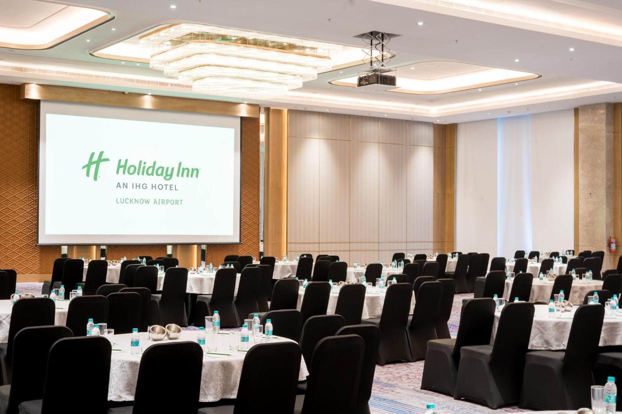 Holiday Inn Lucknow Airport By Ihg ภายนอก รูปภาพ